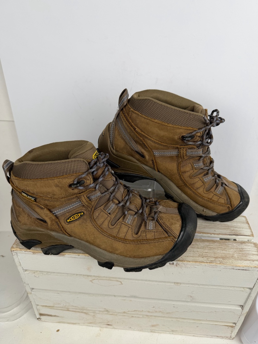 Keen Targhee II mid waterproof hiking boots durable brown leather size 8